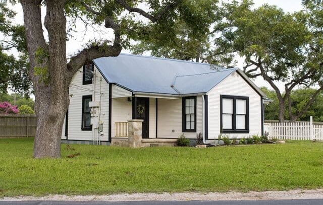 2-bedroom rental at 102/104 School in Boerne TX