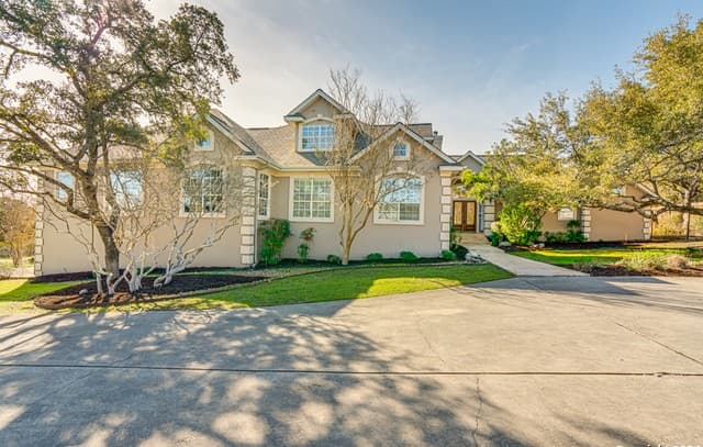 5-bedroom rental at 3 Champions Mark in San Antonio TX