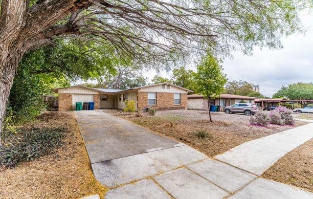 3-bedroom rental at 467 Shannon Lee St in San Antonio TX
