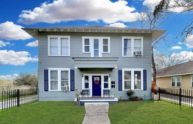 1-bedroom rental at 506 W Drexel Ave Unit 1 in San Antonio TX