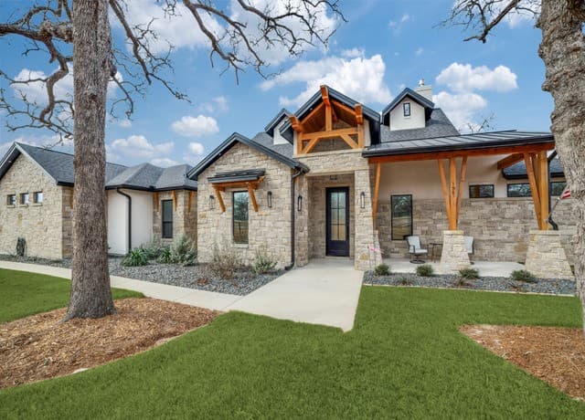 4-bedroom rental at 196 Bobby Lynn Dr. in Adkins TX