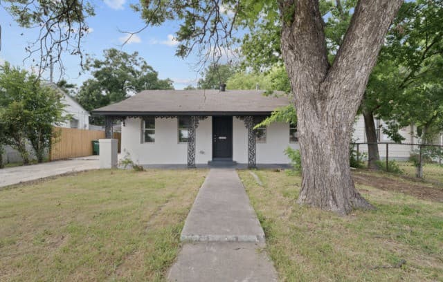 3-bedroom rental at 1627 W Mariposa Dr in San Antonio TX