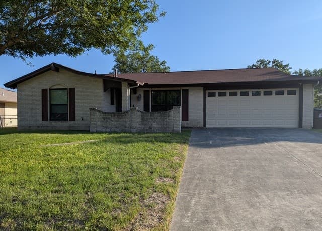 3-bedroom rental at 6618 Cloverbend St in Leon Valley TX