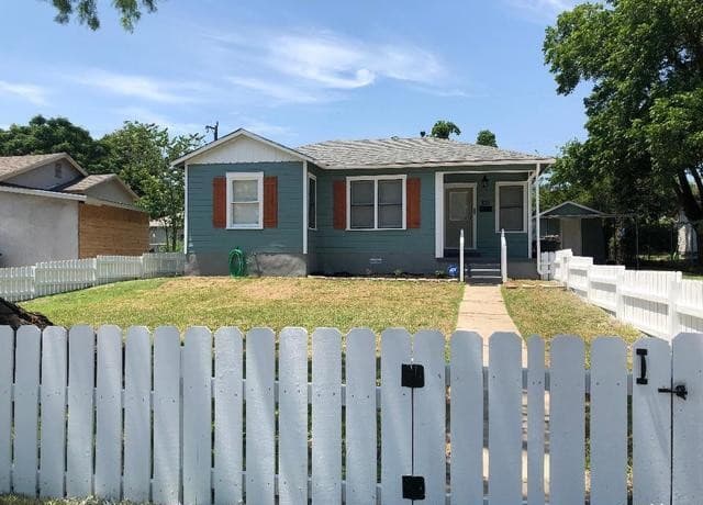 2-bedroom rental at 831 Fair in San Antonio TX