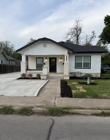 2-bedroom rental at 2427 W Southcross Blvd Unit 2 in San Antonio TX