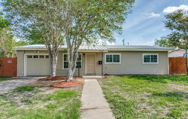 5-bedroom rental at 163 Antrim Dr in San Antonio TX