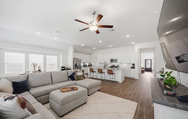3-bedroom rental at 14531 Austin Heights in San Antonio TX