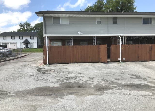 2-bedroom rental at 133 E Silver Sands in San Antonio TX