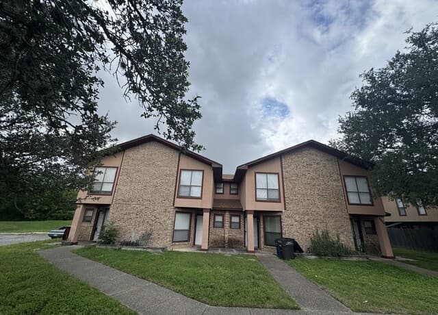 2-bedroom rental at 4906 Ali Unit 4 in San Antonio TX