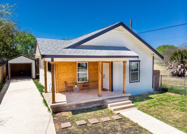 2-bedroom rental at 1123 S Olive in San Antonio TX