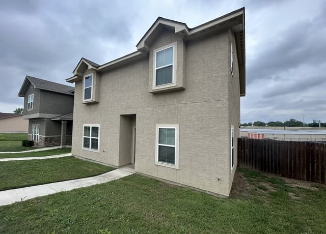 3-bedroom rental at 622 Meadow Arbor Ln Unit 1 in Universal City TX