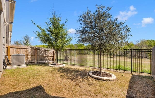 3-bedroom rental at 8851 Oakland Rd Unit 36 in San Antonio TX