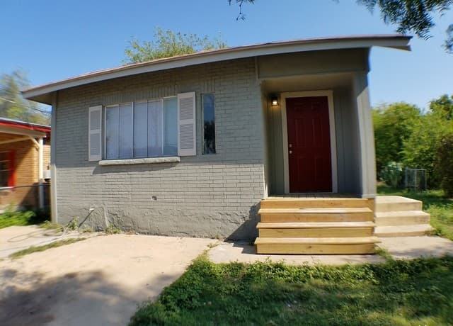 3-bedroom rental at 5019 Hemphill Dr in San Antonio TX