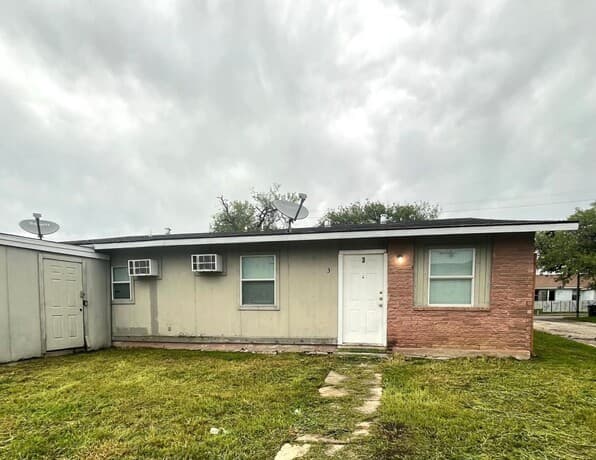 2-bedroom rental at 7115 Glen Ter Unit 3 in San Antonio TX