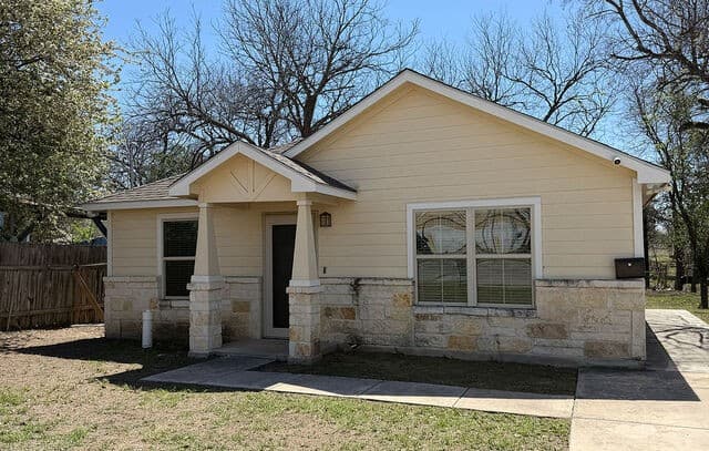 3-bedroom rental at 220 Hansford St in San Antonio TX