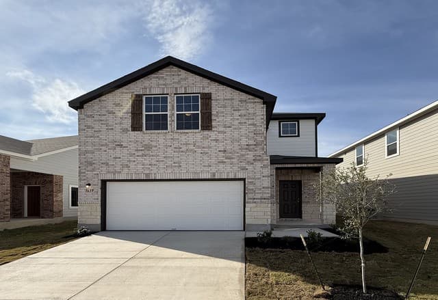 5-bedroom rental at 7637 Birch Hollow in San Antonio TX