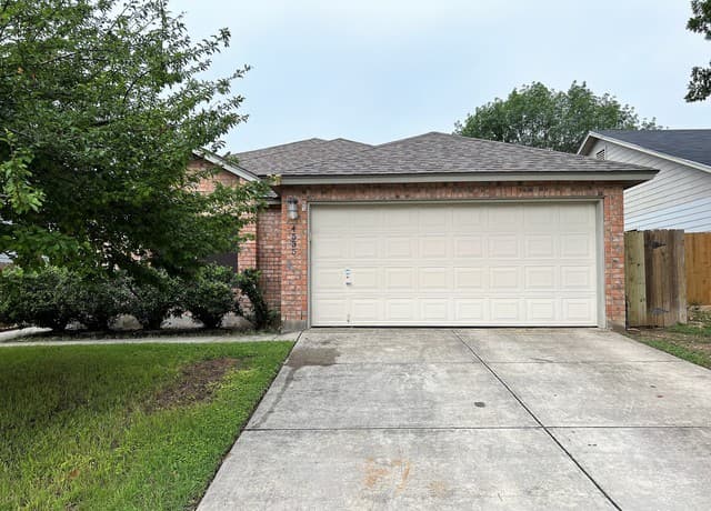 3-bedroom rental at 4535 Oakfield Way in San Antonio TX