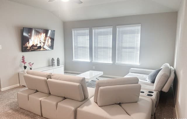 5-bedroom rental at 13107 Braxon Pass in San Antonio TX