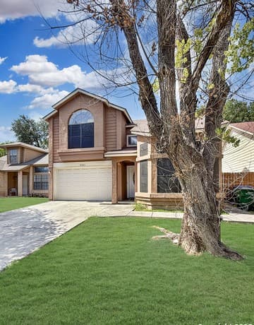 3-bedroom rental at 9383 Village Lance in San Antonio TX