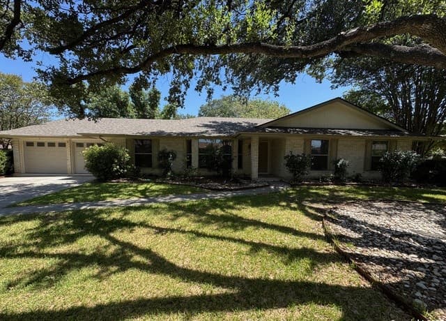 4-bedroom rental at 409 Fenwick Dr in Windcrest TX