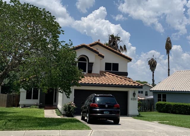 3-bedroom rental at 8763 Park Olympia in Universal City TX