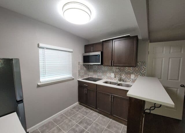 0-bedroom rental at 234 Senisa Dr Unit 3 in San Antonio TX