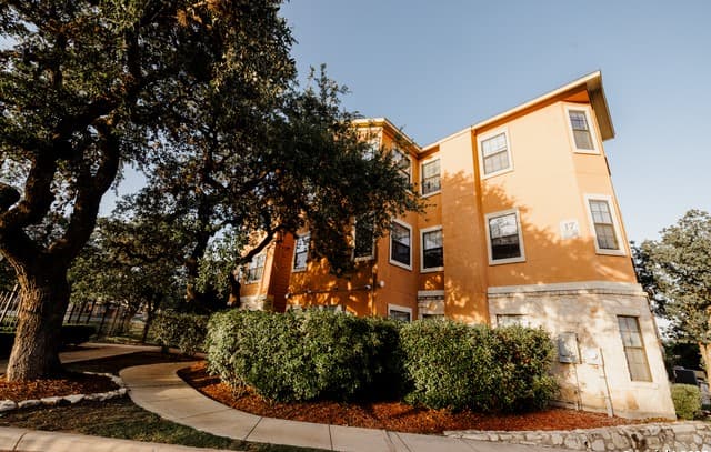 3-bedroom rental at 6160 Eckhert Rd Unit APT 1711 in San Antonio TX