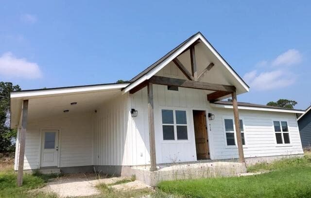 3-bedroom rental at 418 Cimarron in Spring Branch TX
