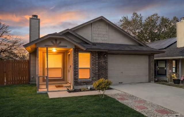 3-bedroom rental at 12043 Stoney Xing in San Antonio TX