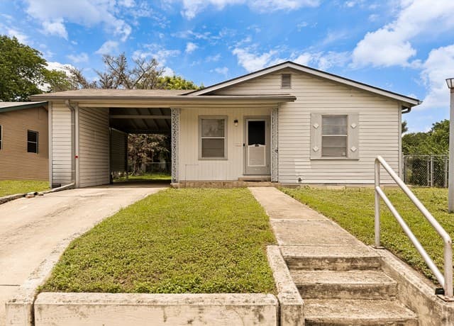 3-bedroom rental at 1431 Aransas Ave in San Antonio TX