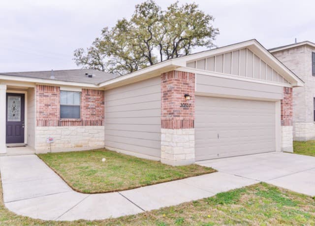 3-bedroom rental at 20807 Coral Spur in San Antonio TX