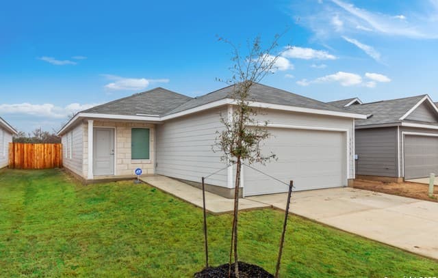 3-bedroom rental at 5750 Repeating Way in Von Ormy TX