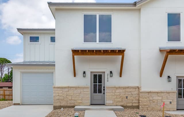 2-bedroom rental at 2150 Paniolo Dr in Boerne TX