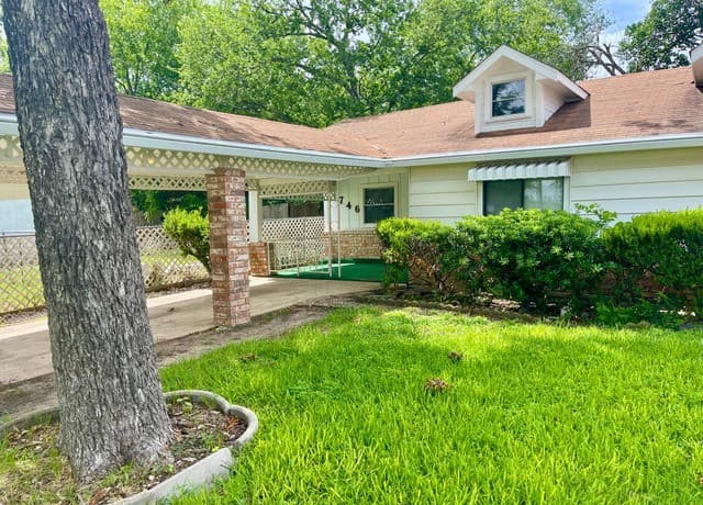 2-bedroom rental at 746 Gulf St. in San Antonio TX
