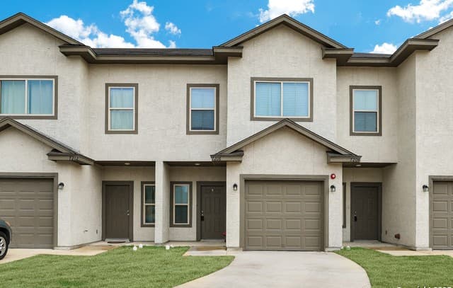 3-bedroom rental at 7216 Savannah Brks in Live Oak TX