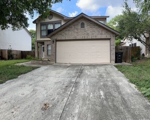 3-bedroom rental at 9847 Kelton Dr in San Antonio TX