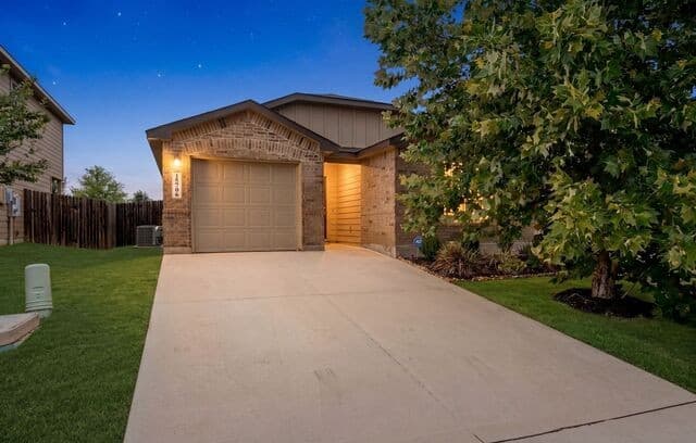 3-bedroom rental at 15706 Crimson Topaz in San Antonio TX