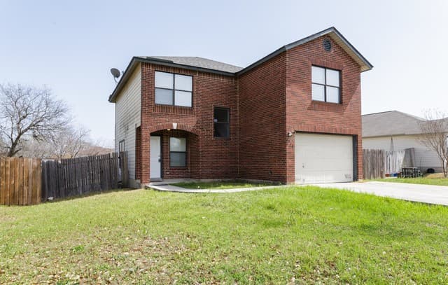 4-bedroom rental at 9318 Bending Crest in San Antonio TX