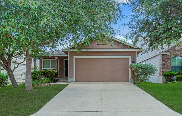 3-bedroom rental at 139 Nesting Gdn in San Antonio TX