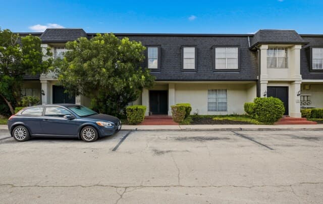 3-bedroom rental at 7834 Broadway Unit 106 in San Antonio TX