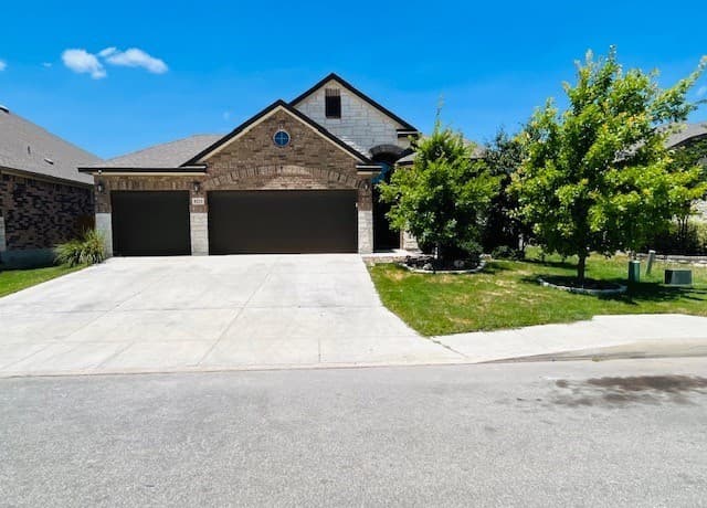 4-bedroom rental at 8221 Dublin Frst in San Antonio TX