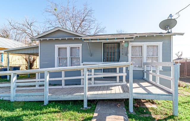 2-bedroom rental at 1610 Lennon Ave in San Antonio TX