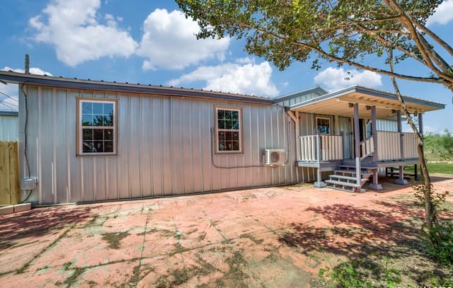 3-bedroom rental at 8325 Fm 327 Unit 3 in Elmendorf TX