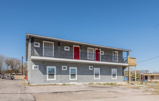 1-bedroom rental at 2305 Pinn Rd Unit 6 in San Antonio TX