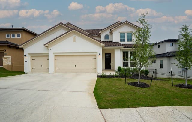 5-bedroom rental at 8426 Sierra Hermosa in San Antonio TX