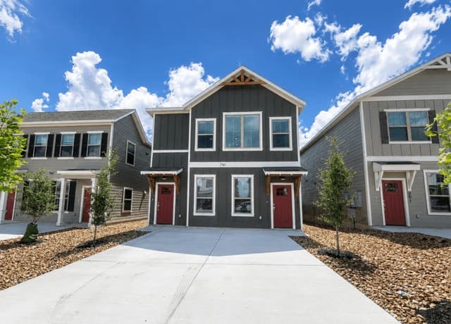 3-bedroom rental at 7161 Magnolia Crk Unit 101 in San Antonio TX
