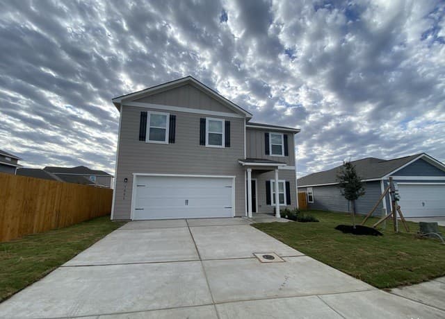 4-bedroom rental at 3006 Citron Gdn in Converse TX
