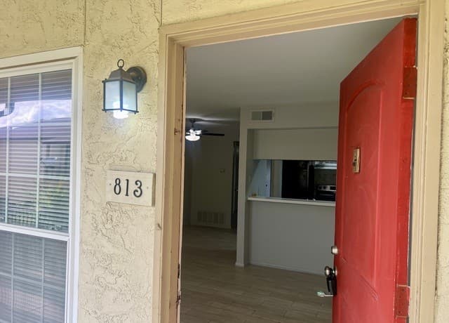 1-bedroom rental at 8702 Village Dr Unit 813 in San Antonio TX