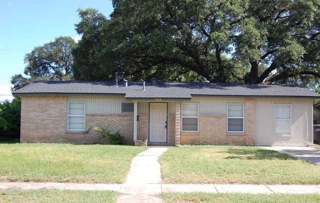 3-bedroom rental at 4918 Bayhead Dr in San Antonio TX