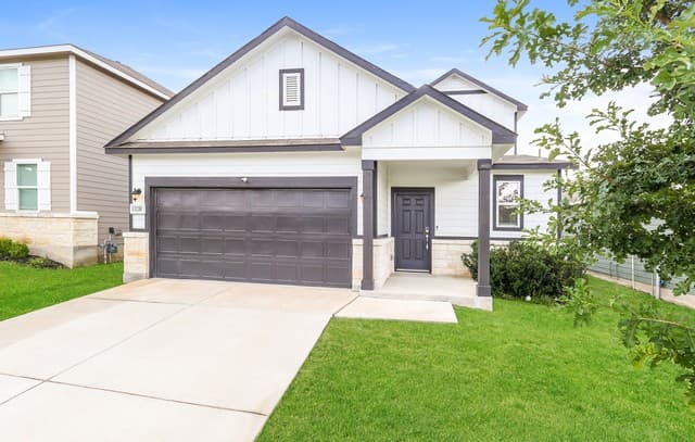 3-bedroom rental at 13210 Hagerd Loop in St Hedwig TX